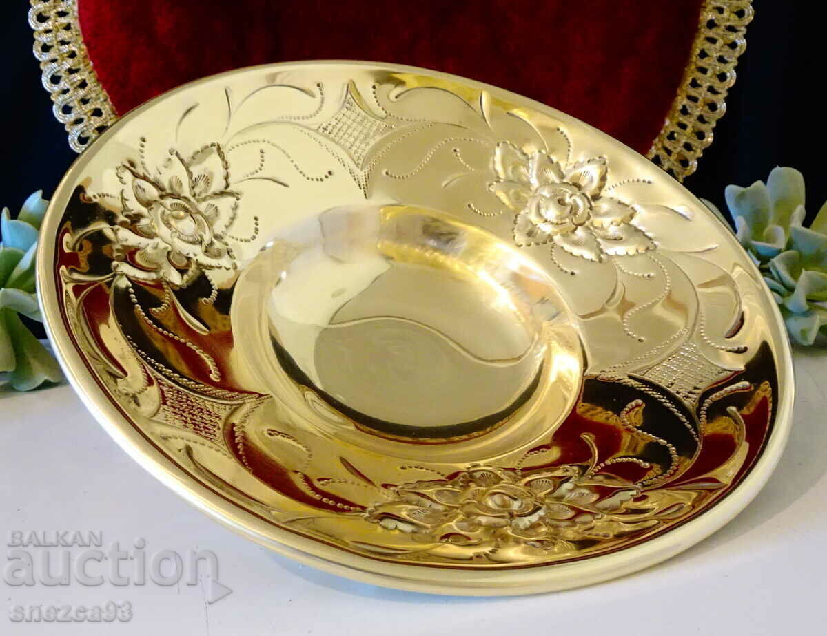 Bronze fruit bowl, roses, relief, baroque Bronze fruit bowl, roses, relief, baroque