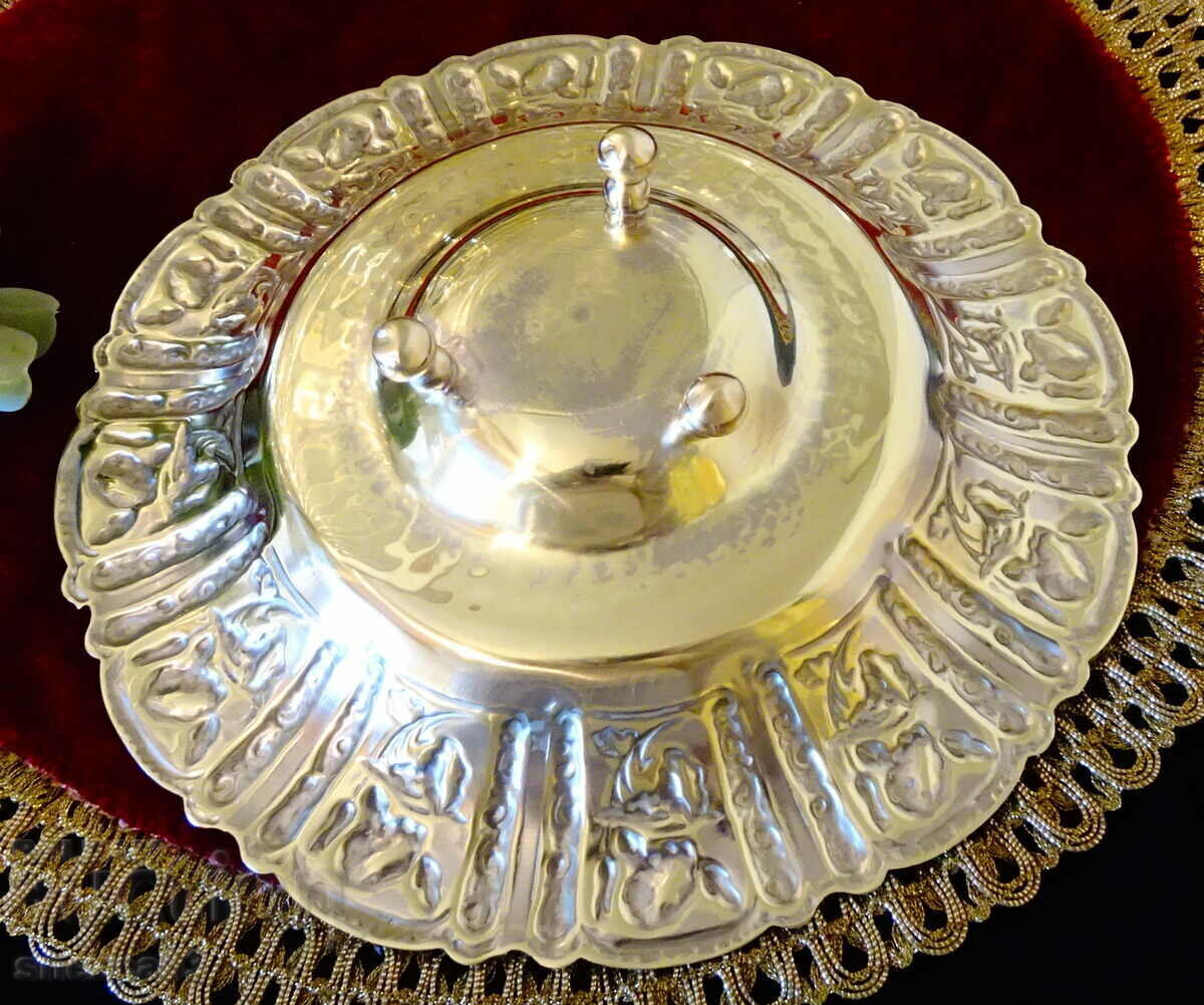 English embossed bronze fruit bowl, Baroque - 5 English embossed bronze fruit bowl, Baroque - 5