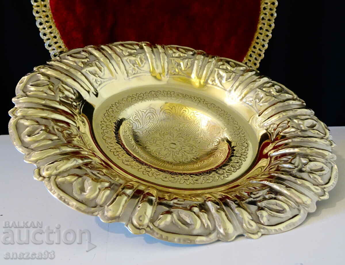 English embossed bronze fruit bowl, Baroque - 6 English embossed bronze fruit bowl, Baroque - 6