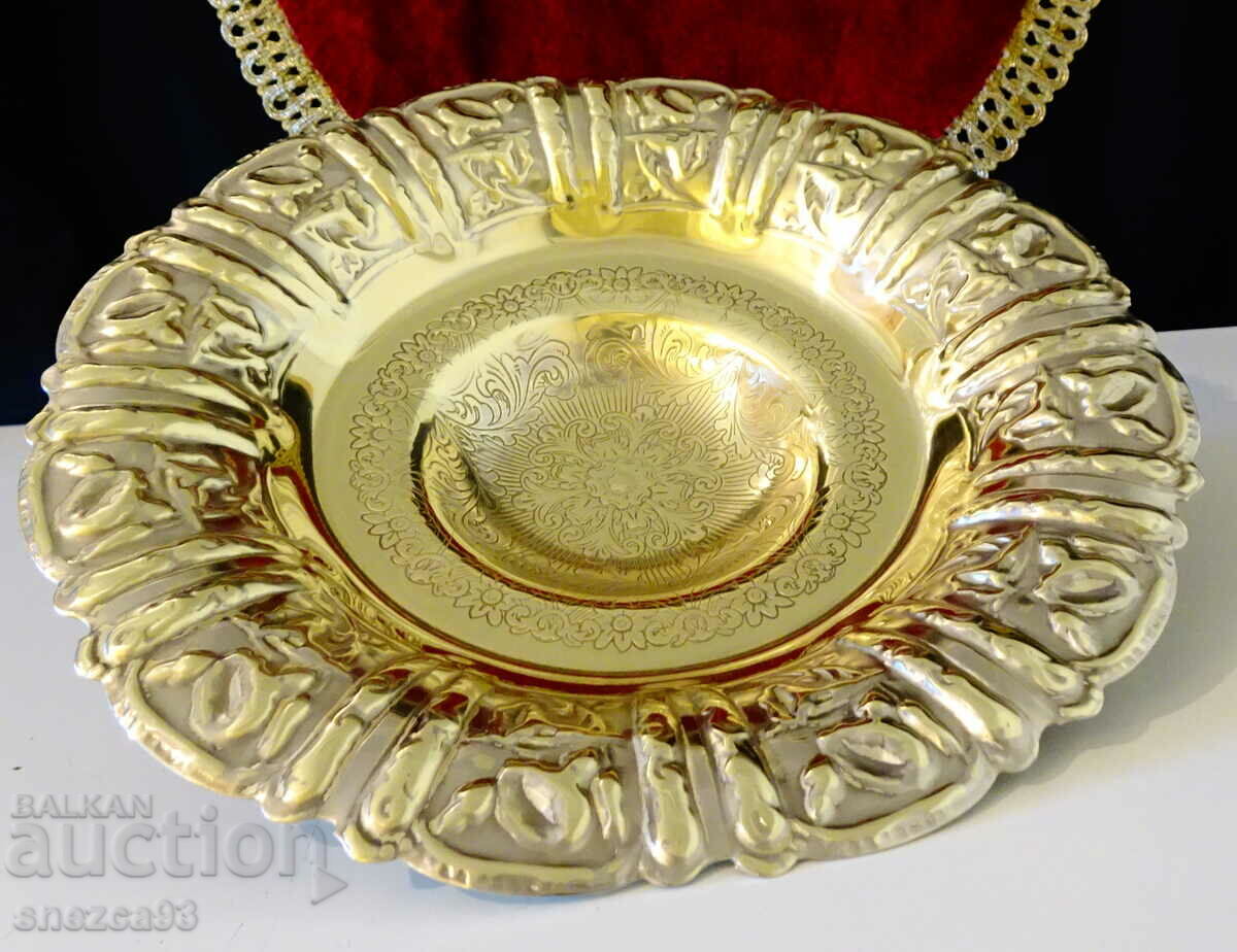 English embossed brass fruit bowl, baroque.
