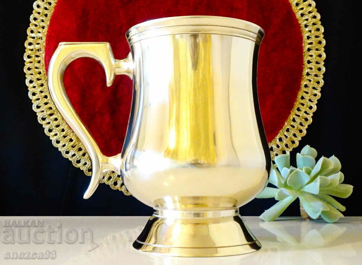 Ceașcă de bronz, cană de bronz, marcată Ceașcă de bronz, cană de bronz, marcată