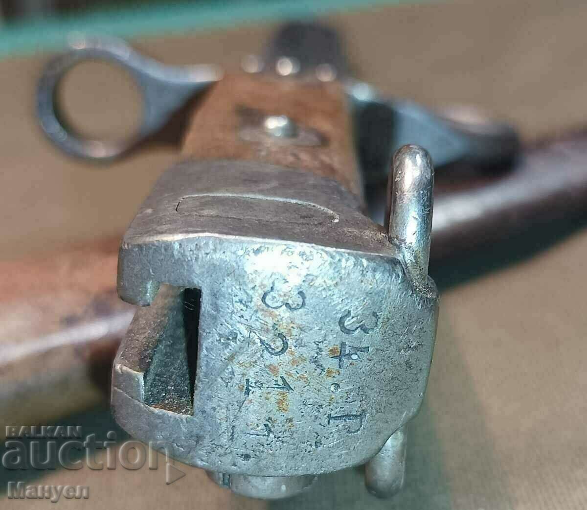 I am selling a non-commissioned officer bayonet M 95. - 5