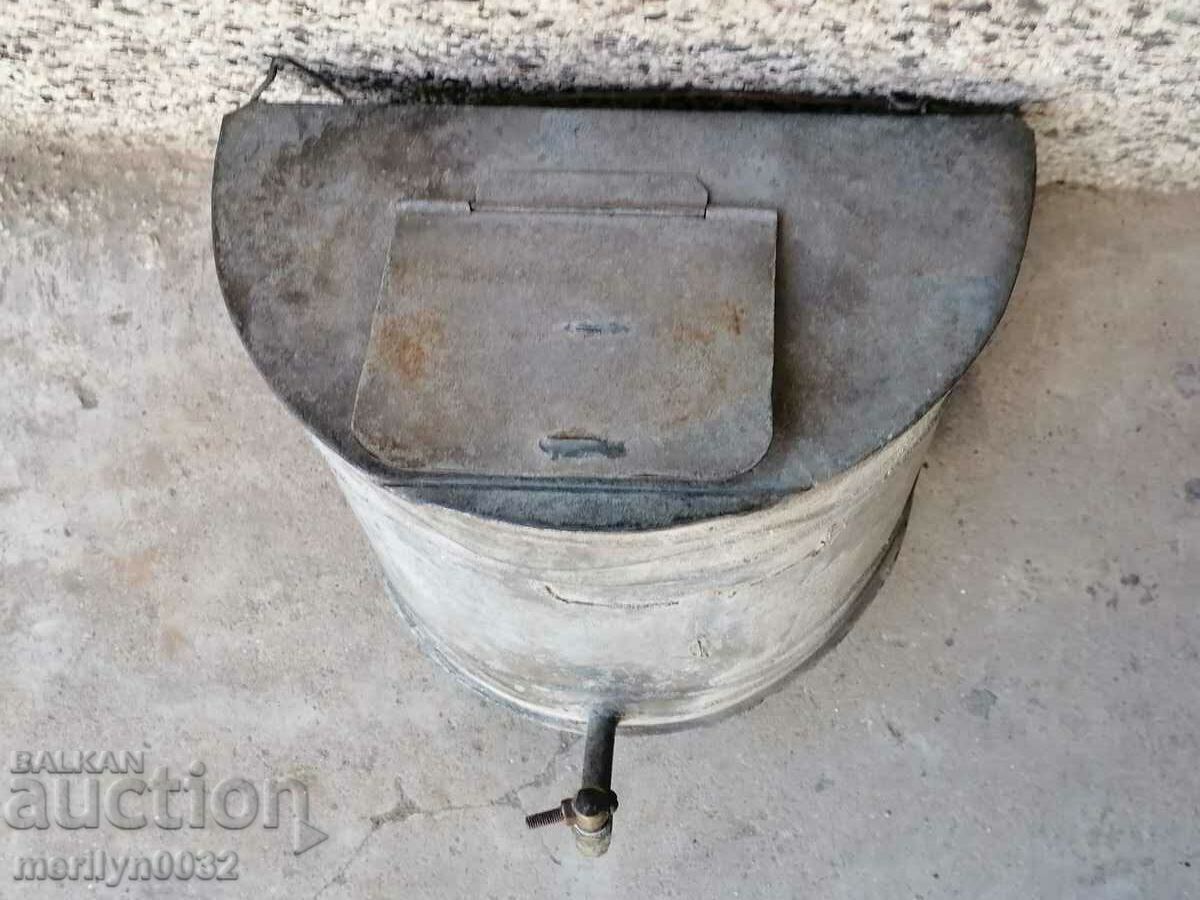Auction Washbasin, village sink, water tank Auction Washbasin, village sink, water tank