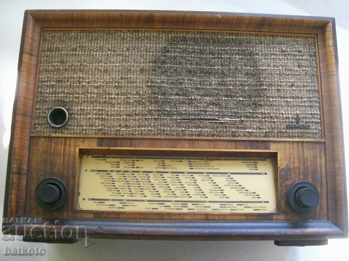 Παλιό, διατηρητέο, λειτουργικό ραδιόφωνο SIEMENS 13W