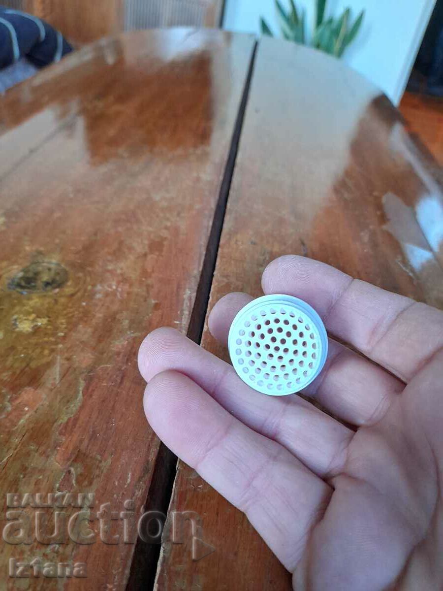 Παράδοση Παλιό κεραμικό φίλτρο βρύσης Παράδοση Παλιό κεραμικό φίλτρο βρύσης