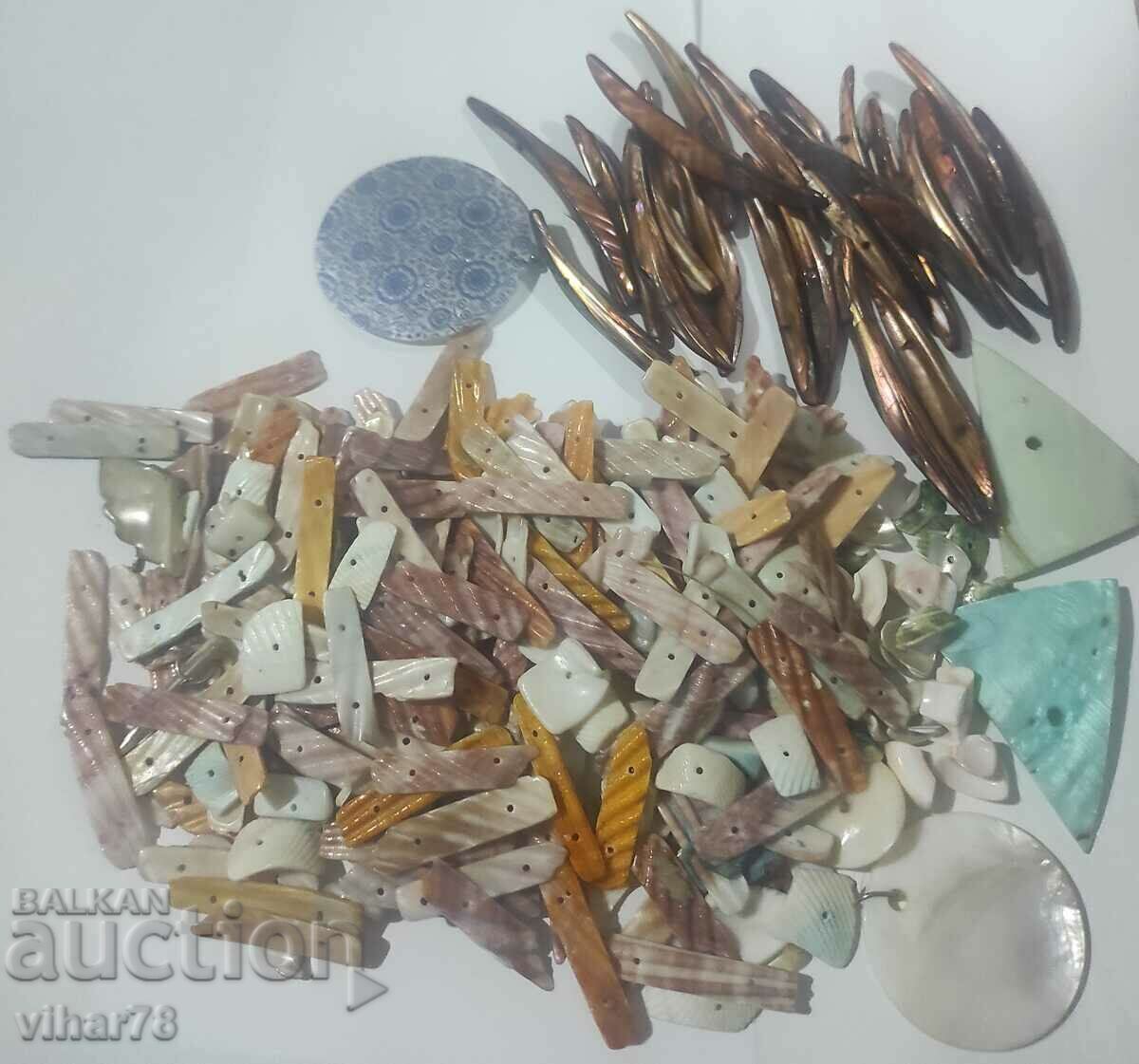 Auction  PEARL PIECES