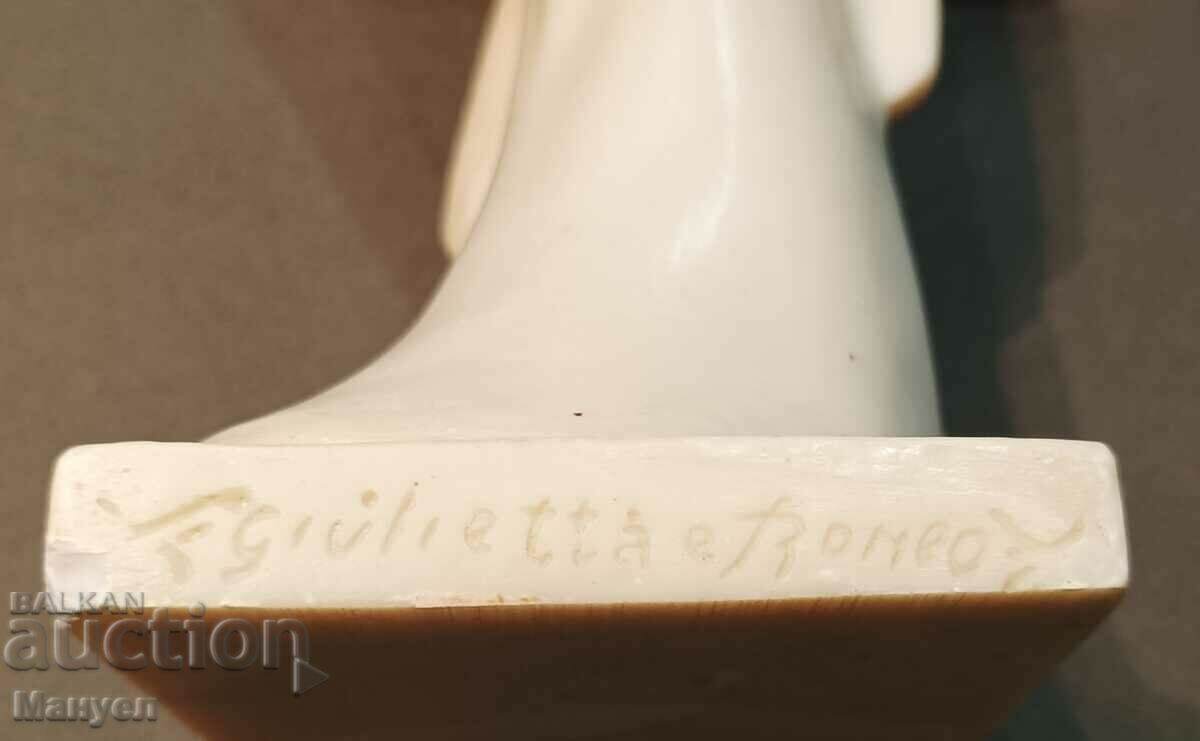 I am selling an old sculpture. - 6 I am selling an old sculpture. - 6