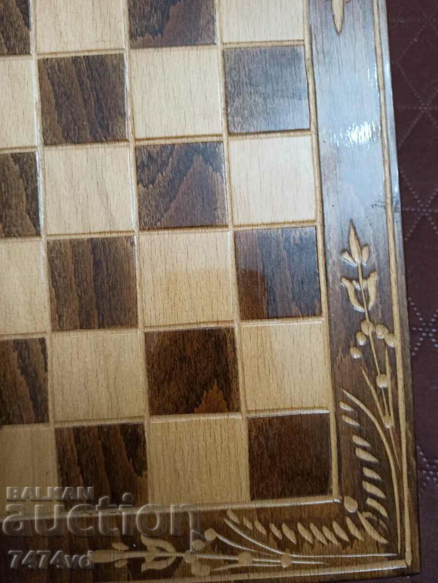 Σκάκι σκάκι, χειροποίητο με τιμή 180.00 BGN | € 92.03 Σκάκι σκάκι, χειροποίητο με τιμή 180.00 BGN | € 92.03