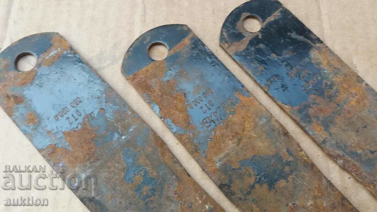 STEELIZED KNIVES, CUTTERS WITH MARKING 3 PCS with price 7.99 BGN | € 4.09 STEELIZED KNIVES, CUTTERS WITH MARKING 3 PCS with price 7.99 BGN | € 4.09