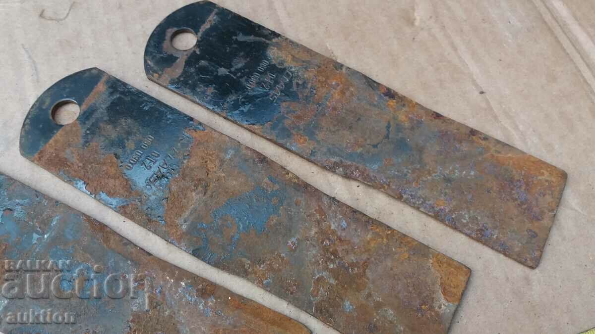 Auction STEELIZED KNIVES, CUTTERS WITH MARKING 3 PCS Auction STEELIZED KNIVES, CUTTERS WITH MARKING 3 PCS