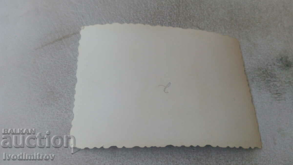 Foto Bărbați și femei pe stradă cu preț 1.45 BGN | € 0.74 Foto Bărbați și femei pe stradă cu preț 1.45 BGN | € 0.74