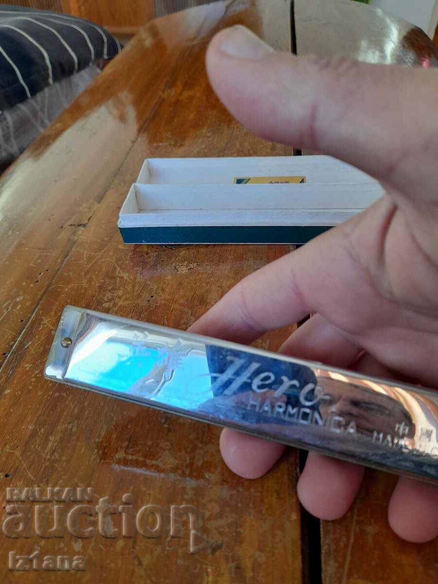 Auction Old harmonica HERO Auction Old harmonica HERO