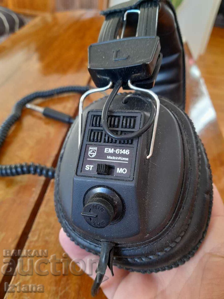 Delivery of Old Philips headphones Delivery of Old Philips headphones