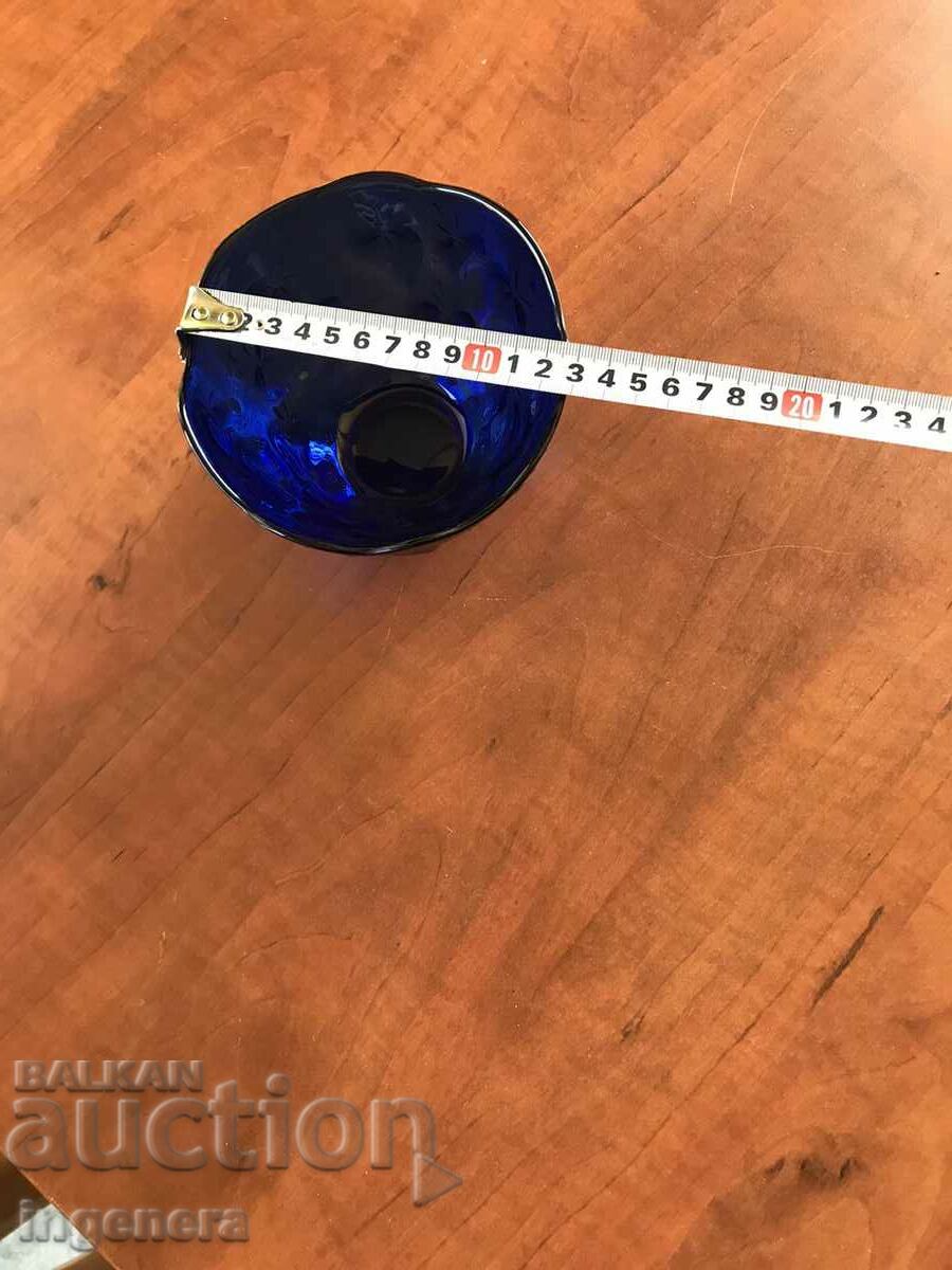 Delivery of GLASS RELIEF BOWL COLORED Delivery of GLASS RELIEF BOWL COLORED