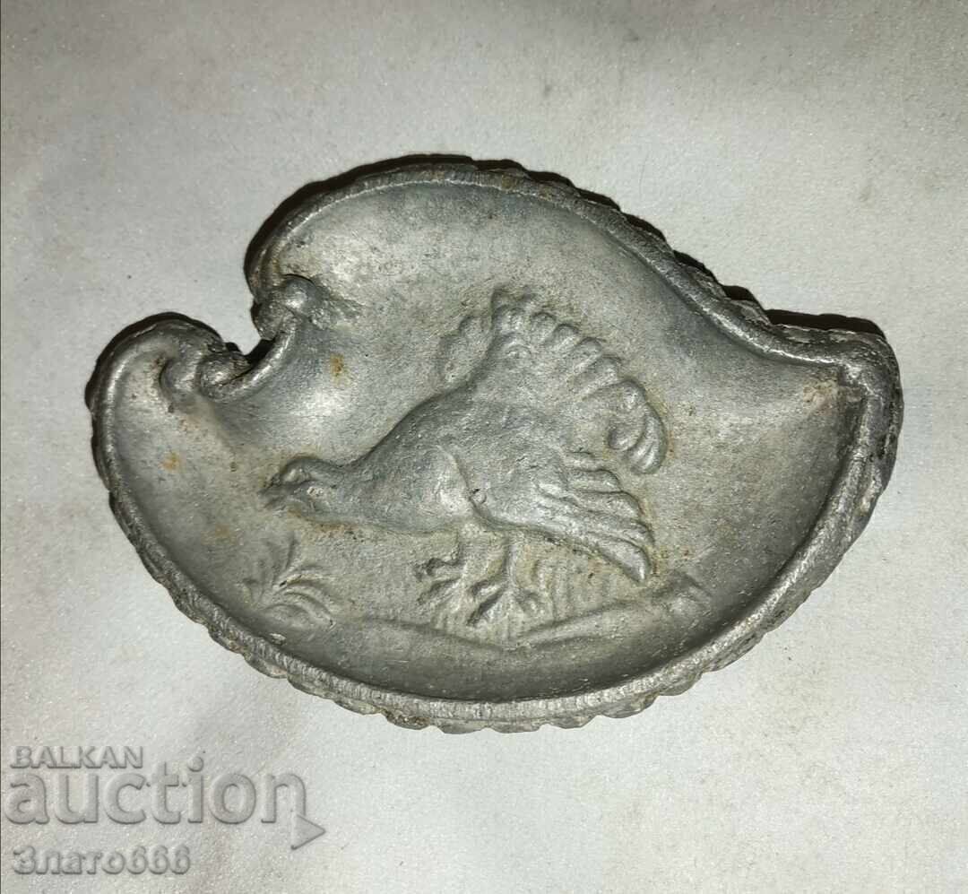 scrumieră veche din aluminiu scrumieră veche din aluminiu