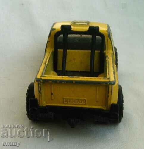 Delivery of Matchbox pickup Matchbox pick-up Ford cart model 1:76 Delivery of Matchbox pickup Matchbox pick-up Ford cart model 1:76