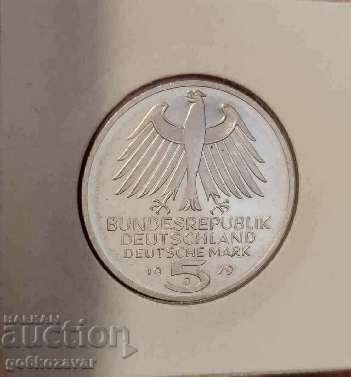 Γερμανία 5 γραμματόσημα 1979 Silver-Jubilee, UNC με τιμή € 18.36 | 35.91 BGN Γερμανία 5 γραμματόσημα 1979 Silver-Jubilee, UNC με τιμή € 18.36 | 35.91 BGN