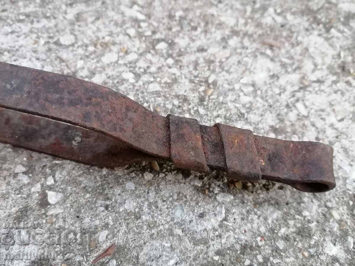 Delivery of Old dilaf, tongs, wrought iron for oven