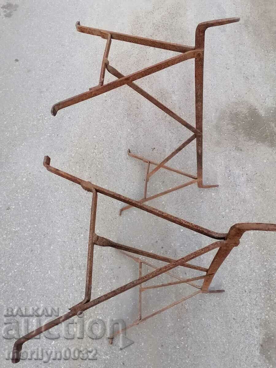 Delivery of Wrought stands 2 pieces for spinning pig iron Delivery of Wrought stands 2 pieces for spinning pig iron