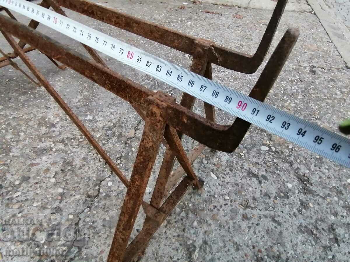 Wrought stands 2 pieces for spinning pig iron - 5 Wrought stands 2 pieces for spinning pig iron - 5