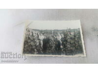 Photo Lom Men and women in the vineyard 1935