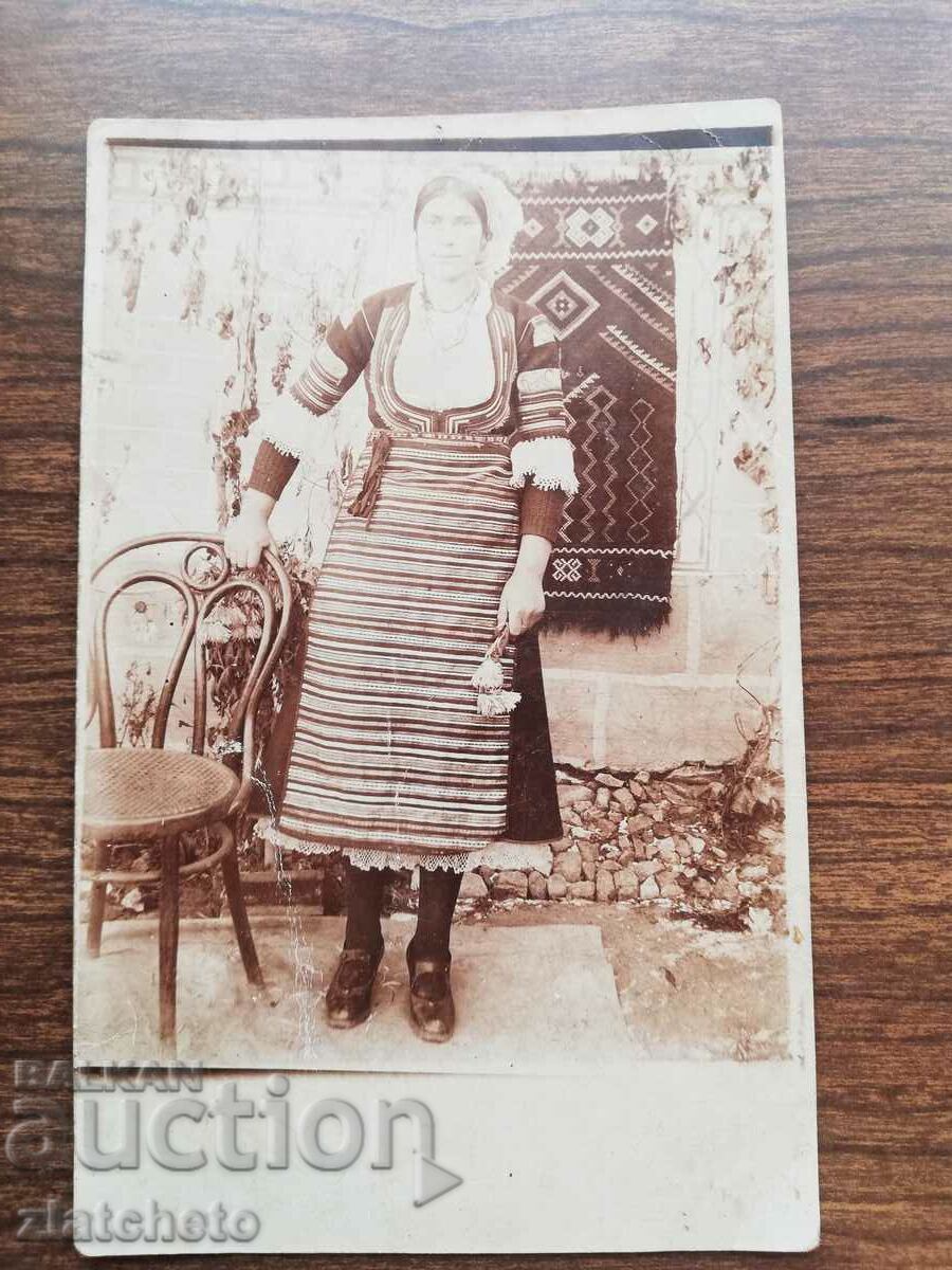 Стара снимка Царство България - Жена с носия ПСВ