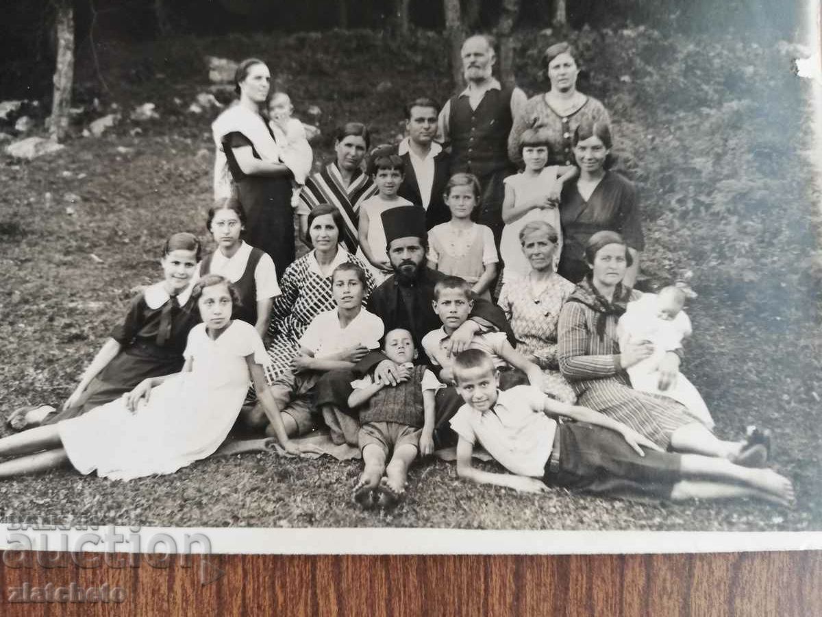 Old photo Kingdom of Bulgaria - Children, pop - priest with price 12.00 BGN | € 6.14 Old photo Kingdom of Bulgaria - Children, pop - priest with price 12.00 BGN | € 6.14