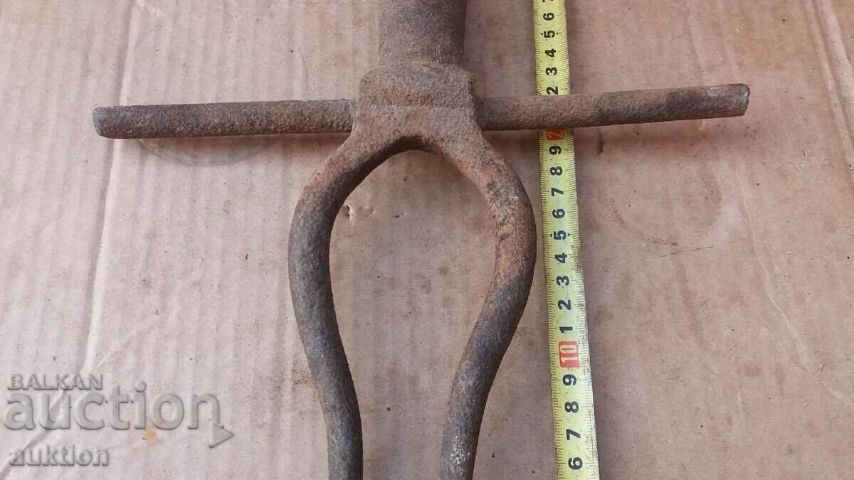 Auction  SOLID BLADE, FORK TOOL FOR EXTRACTING SUGAR BEET