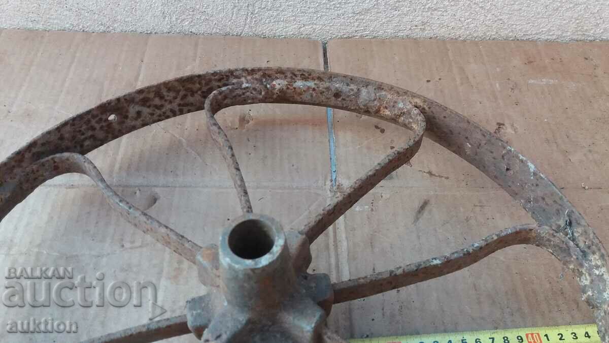 Livrarea ROȚĂ FORJATĂ MASIVĂ DE LA CARE, FYTON, DOUĂ ROȚĂ Livrarea ROȚĂ FORJATĂ MASIVĂ DE LA CARE, FYTON, DOUĂ ROȚĂ