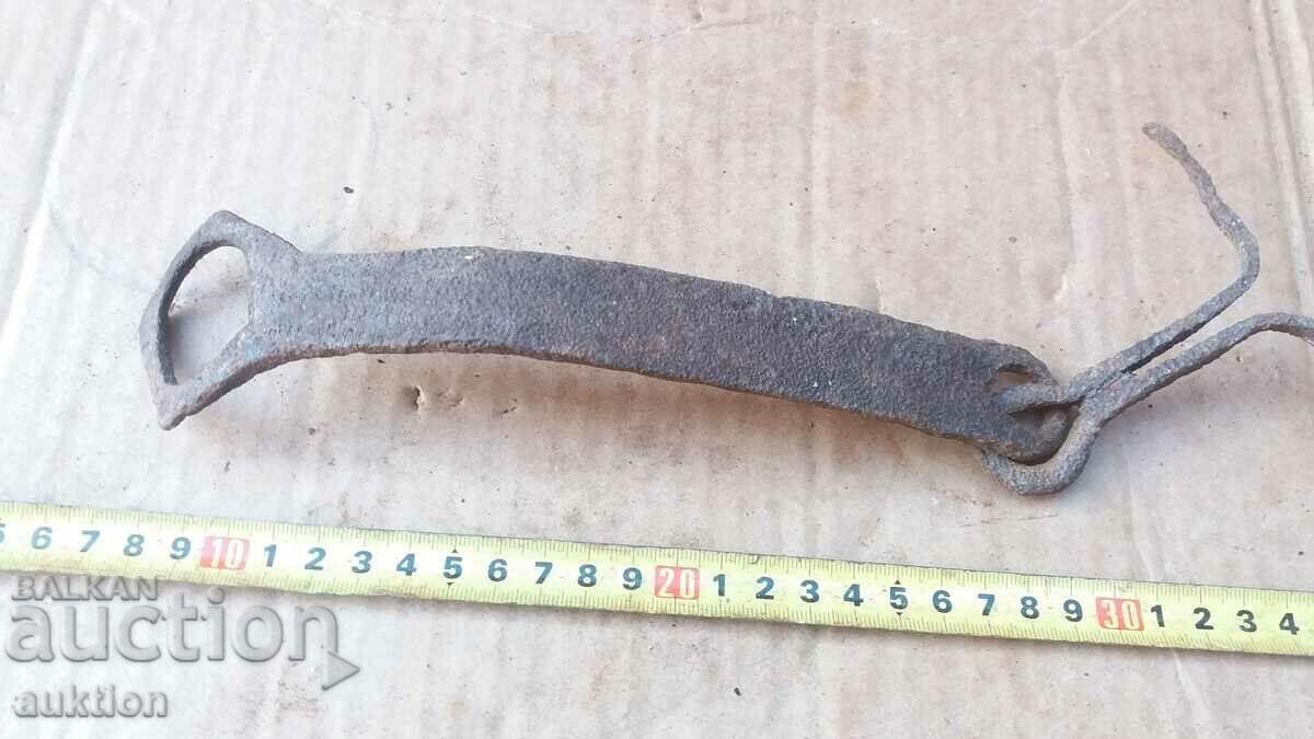 Auction SOLID FORGED LATCH, LOCK - CRANE Auction SOLID FORGED LATCH, LOCK - CRANE