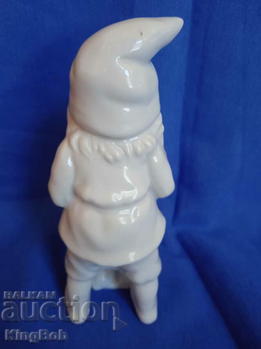 Licitație FIGURINA DE PORCELAN DE EPOCA SUPERBĂ „BUCĂTARUL PITIC”