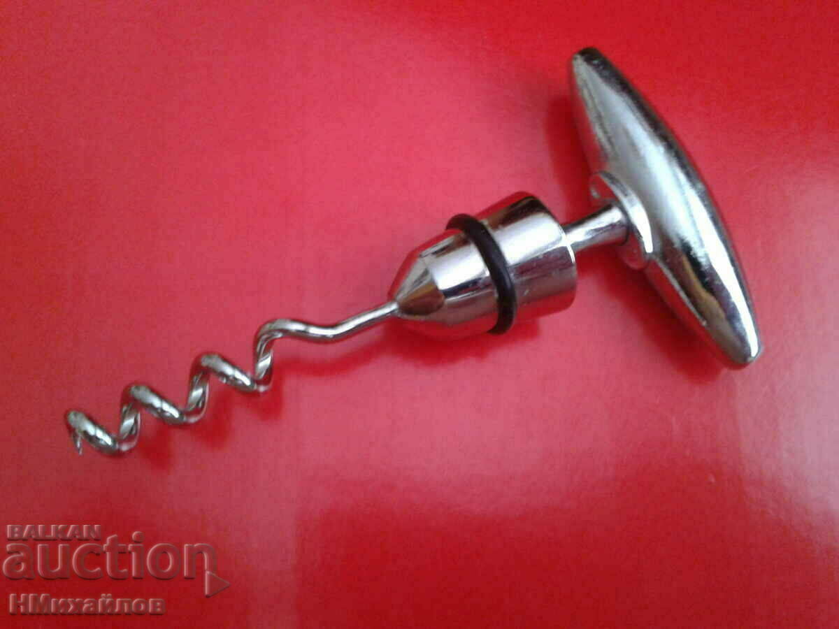 Тирбушон и тапа за бутиката,нови с цена 21.00 лв. | € 10.74 Тирбушон и тапа за бутиката,нови с цена 21.00 лв. | € 10.74