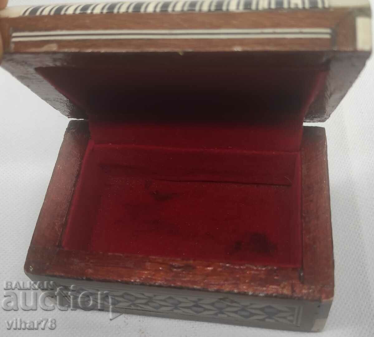 Delivery of Old wooden box