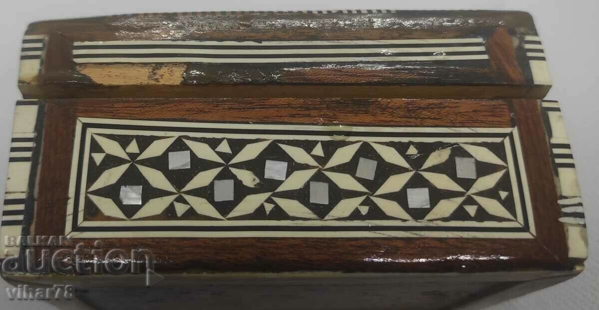 Old wooden box with price 35.99 BGN | € 18.40