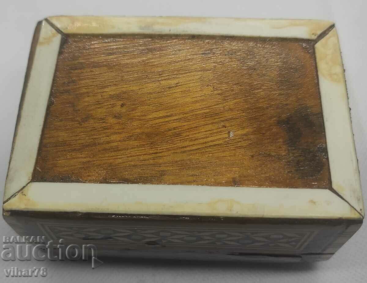 Old wooden box - 6