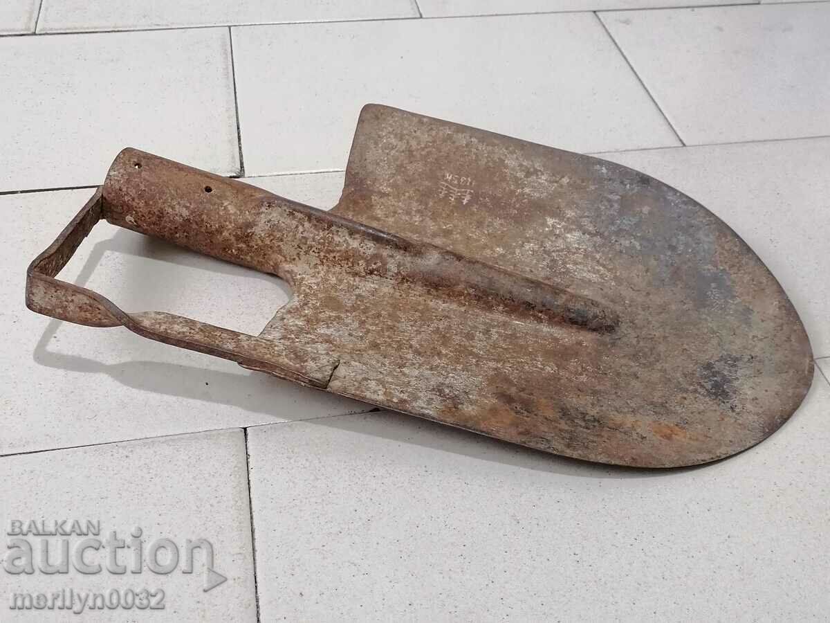 Old straight shovel, wrought iron with price 39.00 BGN | € 19.94