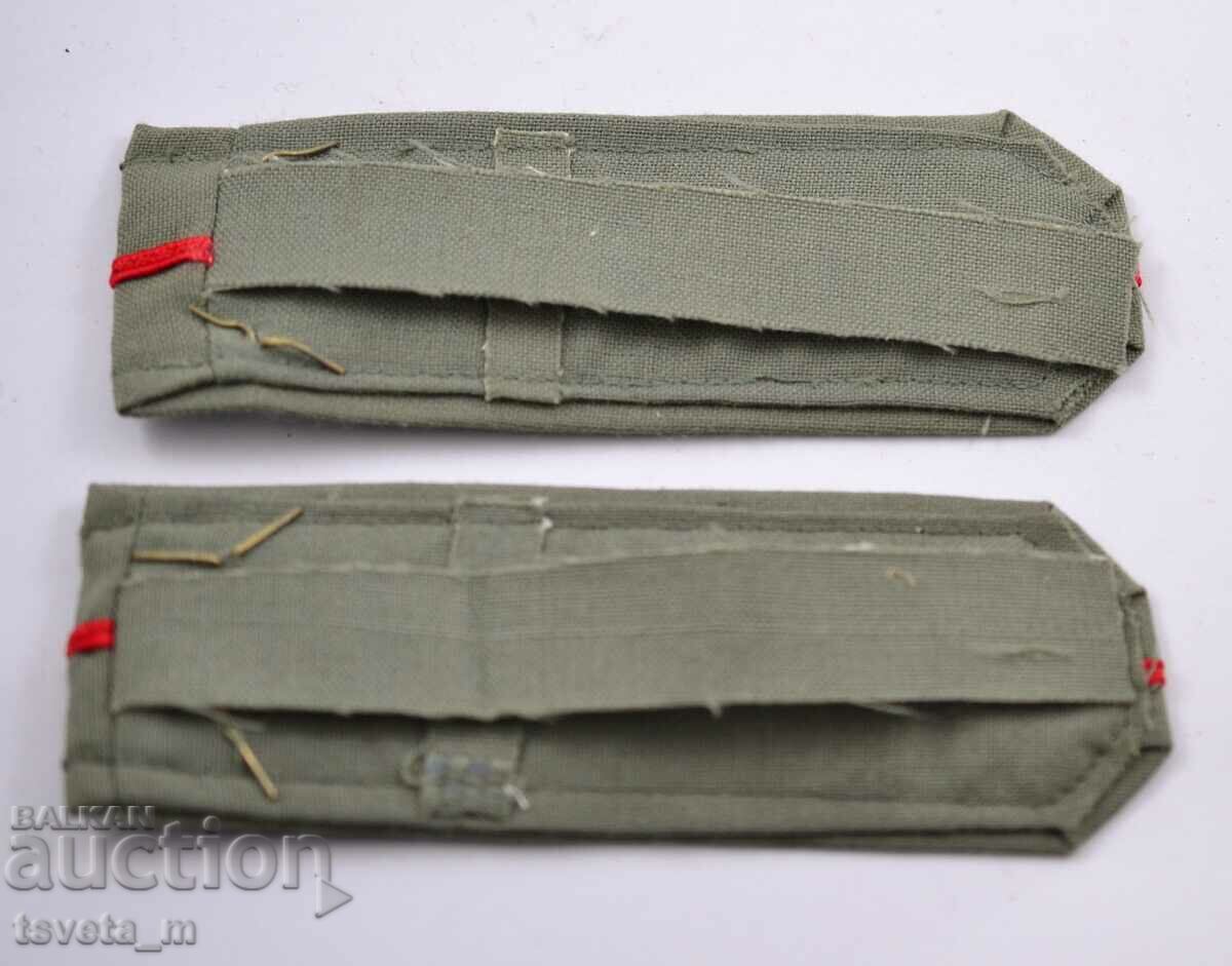 Επωμίδες αξιωματικού, υπολοχαγός, BNA, κοινωνικό - αχρησιμοποίητο με τιμή € 5.00 | 9.78 BGN Επωμίδες αξιωματικού, υπολοχαγός, BNA, κοινωνικό - αχρησιμοποίητο με τιμή € 5.00 | 9.78 BGN