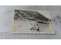 Photo Rebrovo Station Δύο νεαροί άνδρες και ένα κορίτσι στην παραλία 1935