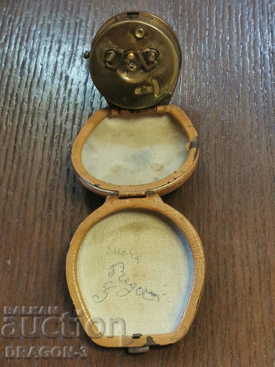 Delivery of travel alarm clock SOLO Delivery of travel alarm clock SOLO