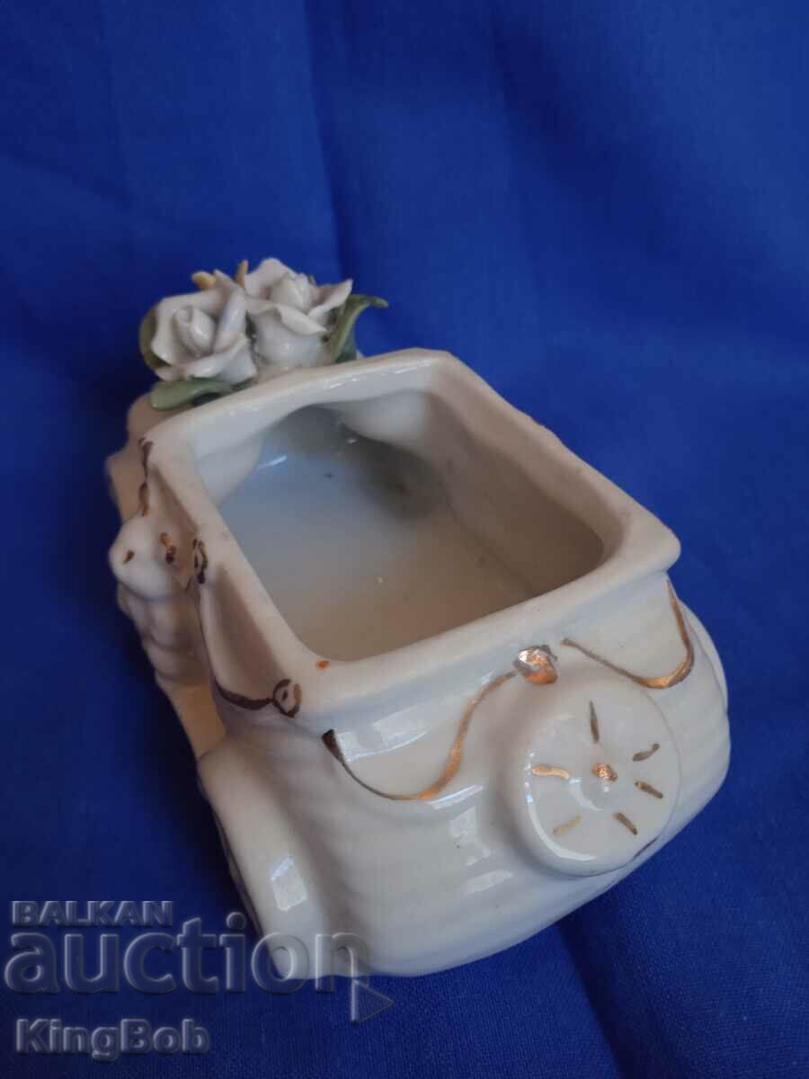VINTAGE PORCELAIN FIGURE "HOLIDAY CAR" with price 4.00 BGN | € 2.05 VINTAGE PORCELAIN FIGURE "HOLIDAY CAR" with price 4.00 BGN | € 2.05