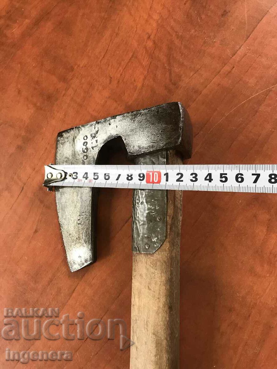Auction AX AX MARKING TOOL WITH HANDLE Auction AX AX MARKING TOOL WITH HANDLE