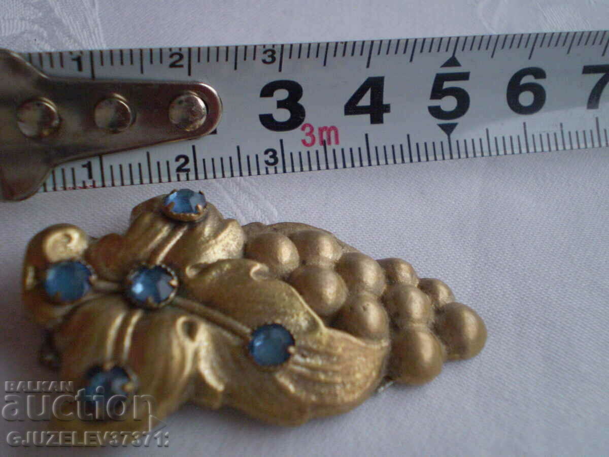 Delivery of Old beautiful pinch brooch bronze Delivery of Old beautiful pinch brooch bronze