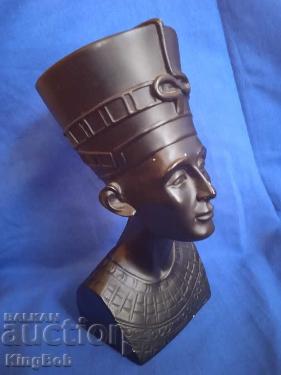 FINE VINTAGE NEFERTITI BUST with price 25.00 BGN | € 12.78 FINE VINTAGE NEFERTITI BUST with price 25.00 BGN | € 12.78