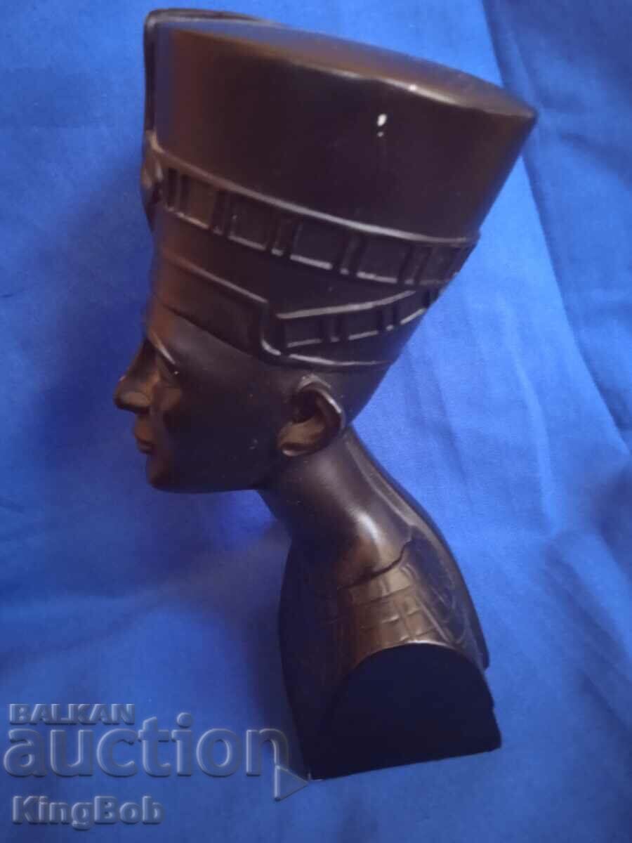 FINE VINTAGE NEFERTITI BUST - 5 FINE VINTAGE NEFERTITI BUST - 5