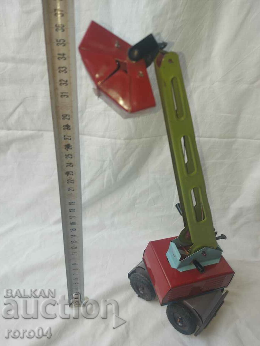 Licitație ROBINET MECANIC VECHI DE TABLA Licitație ROBINET MECANIC VECHI DE TABLA