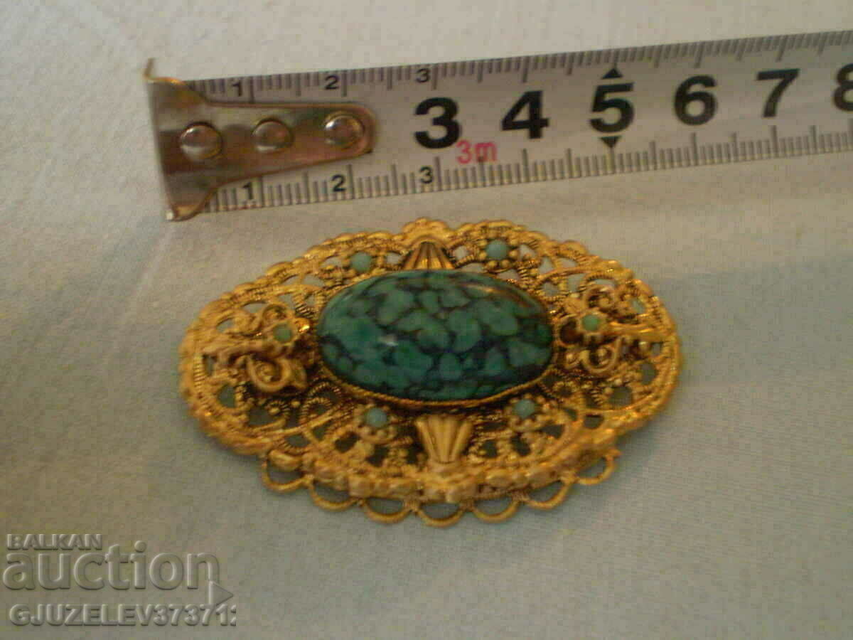 Vintage filigree yellow metal brooch - 5 Vintage filigree yellow metal brooch - 5