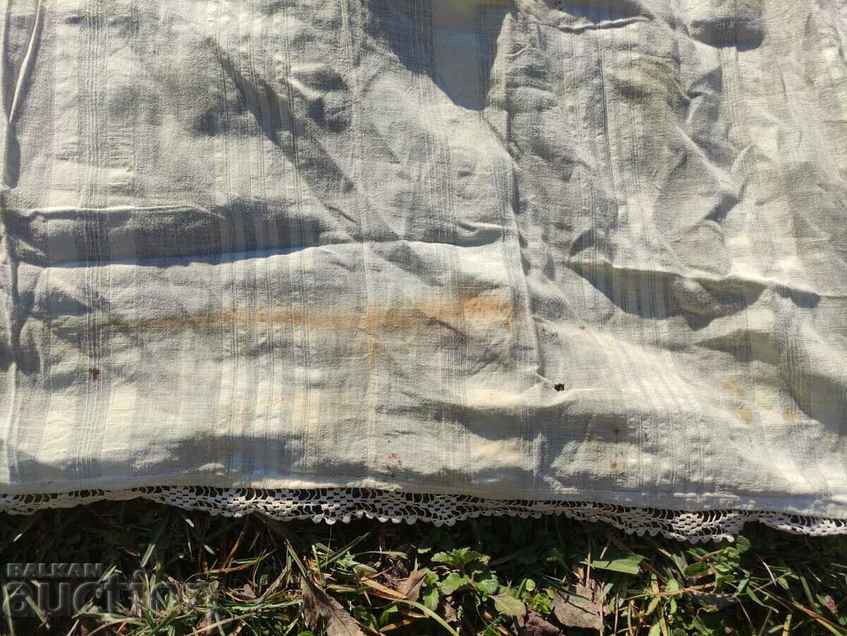 Old tablecloth with lace with price 100.00 BGN | € 51.13 Old tablecloth with lace with price 100.00 BGN | € 51.13