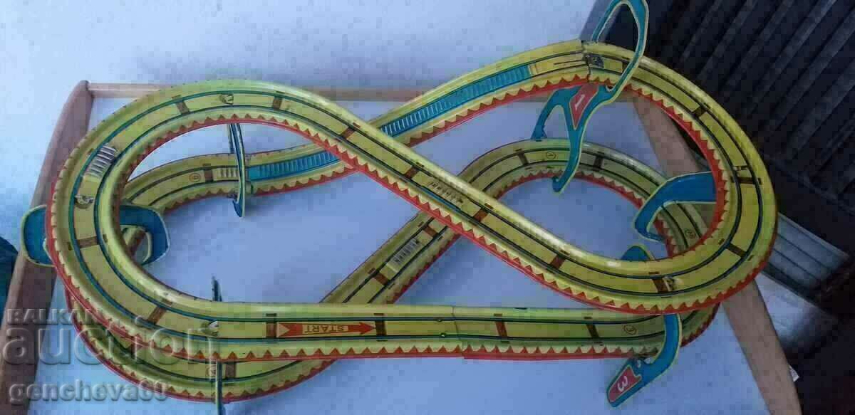 Old sheet metal track, autobahn with reis with price 80.00 BGN | € 40.90 Old sheet metal track, autobahn with reis with price 80.00 BGN | € 40.90