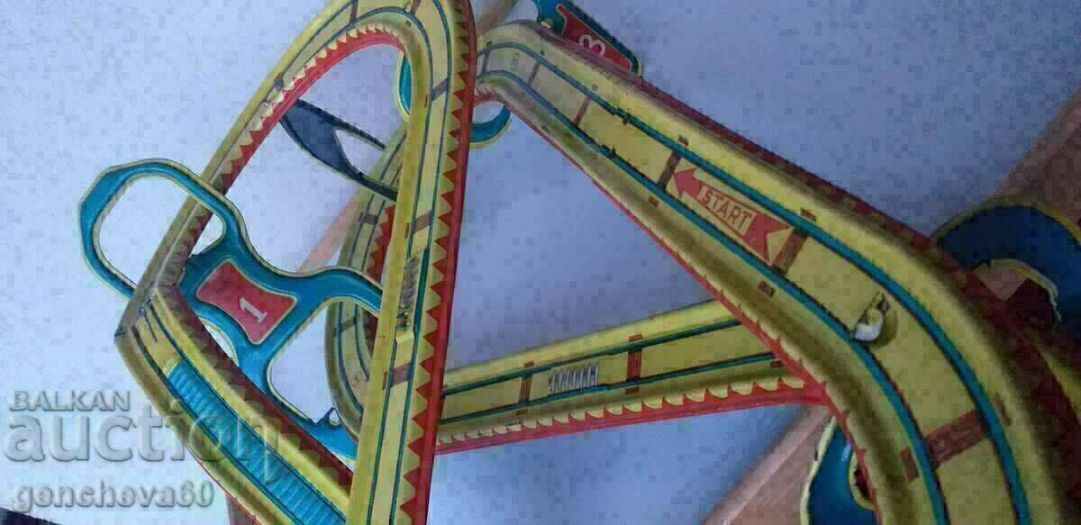 Auction Old sheet metal track, autobahn with reis Auction Old sheet metal track, autobahn with reis