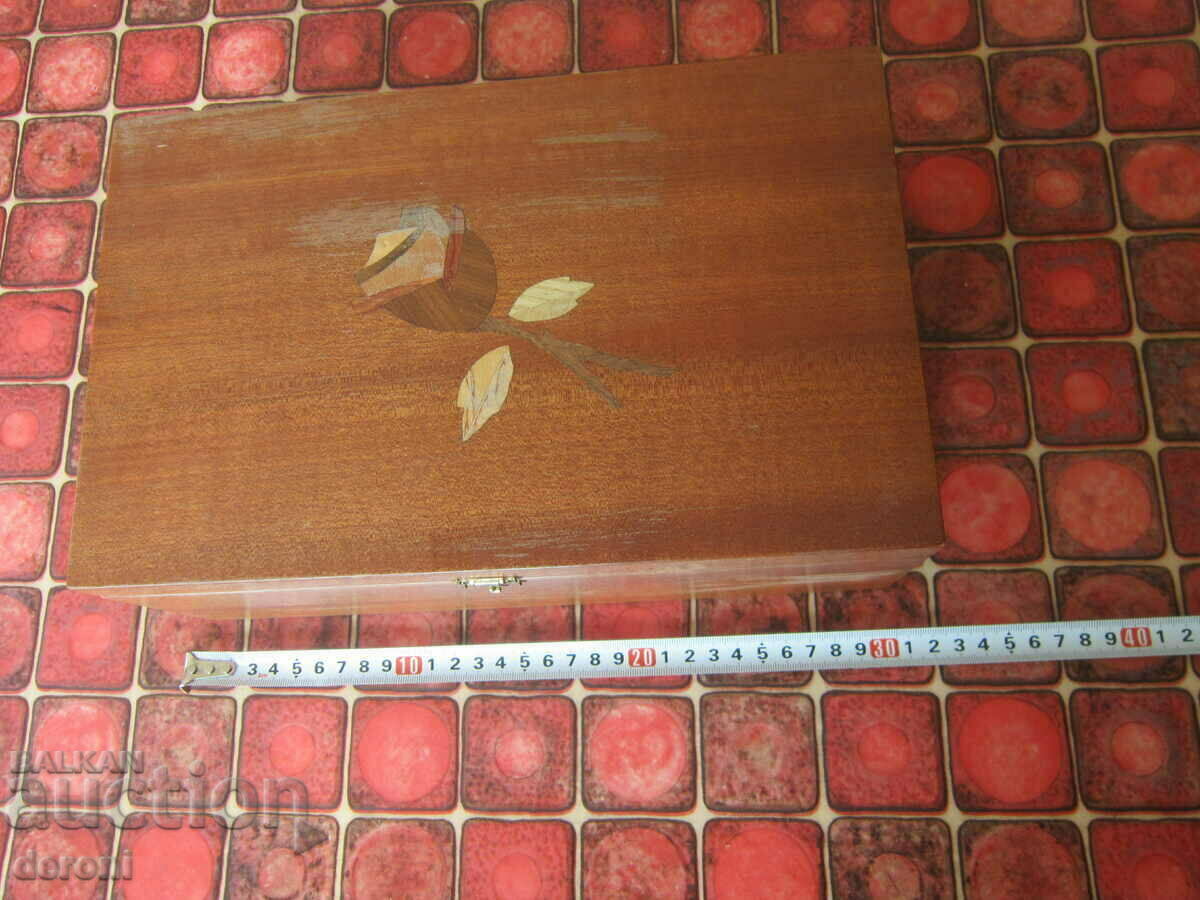 Дървено сандъче ковчеже кутия за бижута